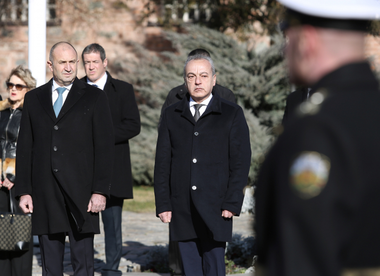 Министър-председателят Гълъб Донев присъства на церемонията по водосвет на бойните знамена и знамената светини на Българската армия